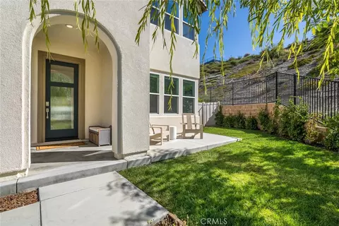 Exterior - 17701 Ridgeline Ct, Saugus, CA 91350 photo 2 of 19