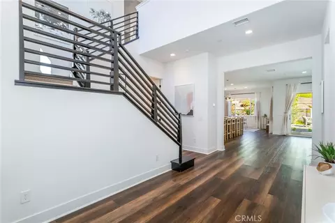 Entry Way - 17701 Ridgeline Ct, Saugus, CA 91350 photo 2 of 4