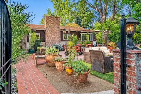 13405 Tiara St, Valley Glen, CA 91401