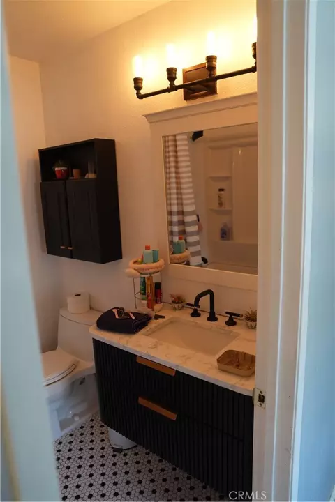 Bath - 161 Ripley St, Camarillo, CA 93010 photo 1 of 9