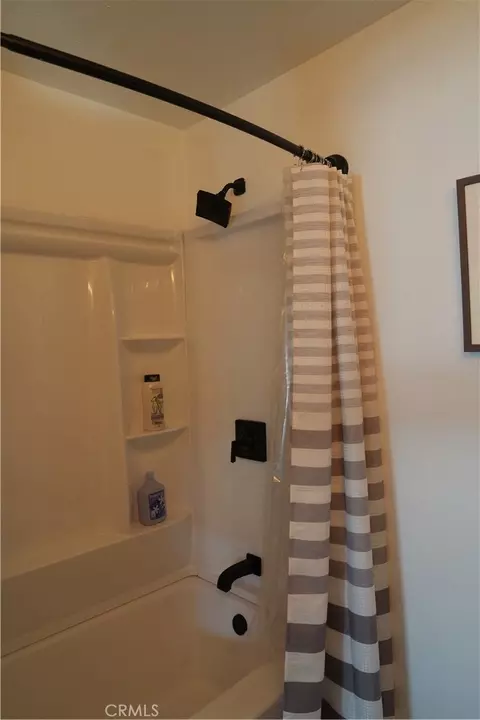 Bath - 161 Ripley St, Camarillo, CA 93010 photo 2 of 9