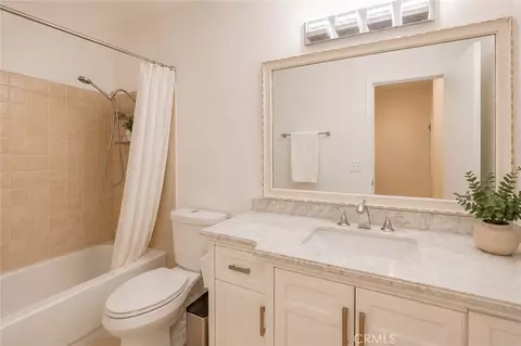 Bath - 9889 Canada Way, Riverside, CA 92503 photo 1 of 5