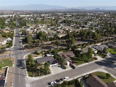 View/Area - 9889 Canada Way, Riverside, CA 92503 photo 4 of 4