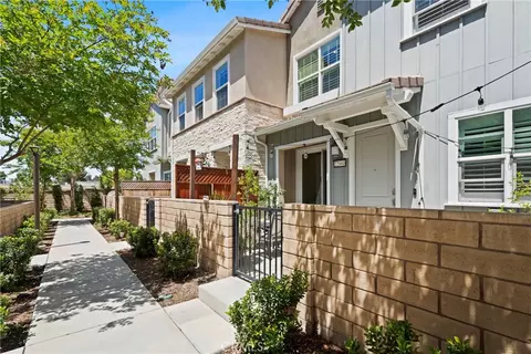 22960 Harvest Ml, Saugus, CA 91350