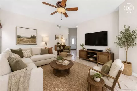 Living - 15449 Doris Ct, Moorpark, CA 93021 photo 2 of 2