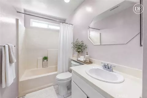 Bath - 15449 Doris Ct, Moorpark, CA 93021 photo 4 of 4