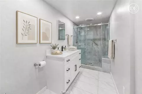 Bath - 15449 Doris Ct, Moorpark, CA 93021 photo 1 of 4