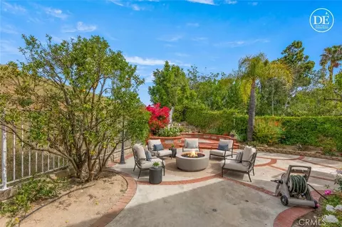 Exterior - 15449 Doris Ct, Moorpark, CA 93021 photo 2 of 7