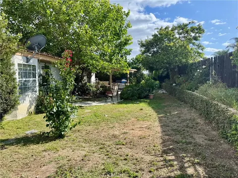 Exterior - 6217 Anastasia, Simi Valley, CA 93063 photo 5 of 8