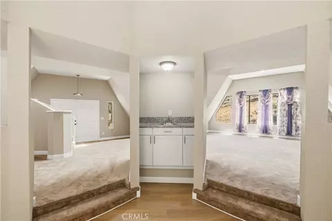 Entry Way - 22181 Geneva Dr, Tehachapi, CA 93561 photo 3 of 4