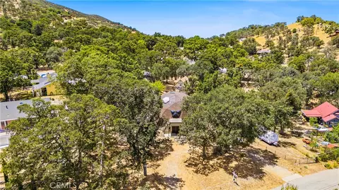 View/Area - 22181 Geneva Dr, Tehachapi, CA 93561 photo 5 of 5