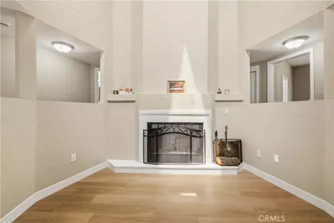 Living - 22181 Geneva Dr, Tehachapi, CA 93561 photo 4 of 4