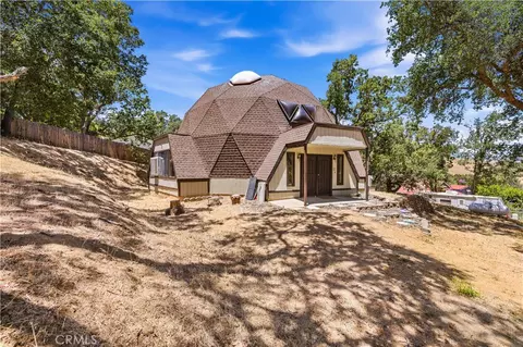 Exterior - 22181 Geneva Dr, Tehachapi, CA 93561 photo 3 of 6