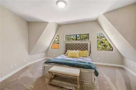 Bedroom - 22181 Geneva Dr, Tehachapi, CA 93561 photo 4 of 9