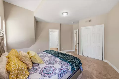 Bedroom - 22181 Geneva Dr, Tehachapi, CA 93561 photo 5 of 9