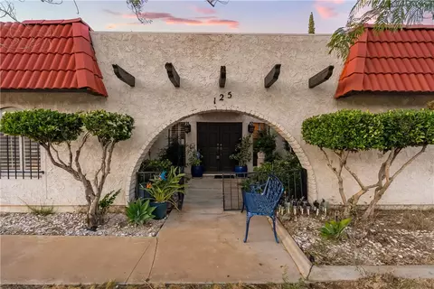 125 Lakeview Dr, Palmdale, CA 93551