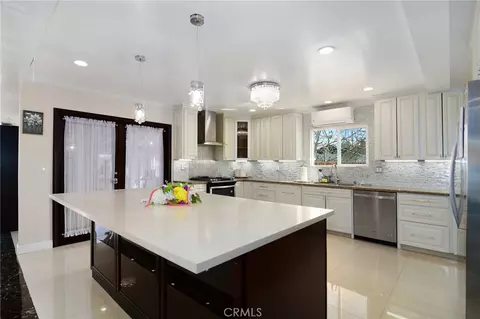 6508 Moorcroft Ave, Woodland Hills, CA 91303