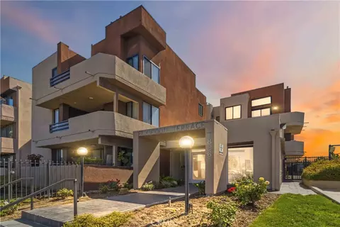 7826 Topanga Cyn #322, Canoga Park, CA 91304