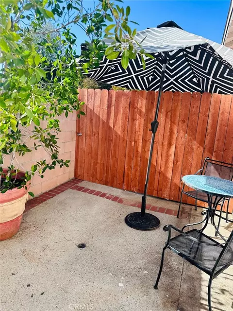 18155 Schoenborn St, Northridge, CA 91325