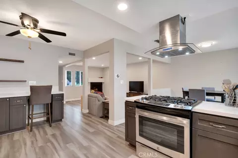 110 Jeranios Ct, Thousand Oaks, CA 91362