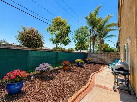 Exterior - 292 Edgemire Ln, Simi Valley, CA 93065 photo 3 of 10