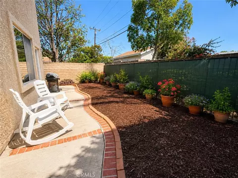 Exterior - 292 Edgemire Ln, Simi Valley, CA 93065 photo 4 of 10