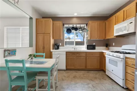 Kitchen - 292 Edgemire Ln, Simi Valley, CA 93065 photo 1 of 3