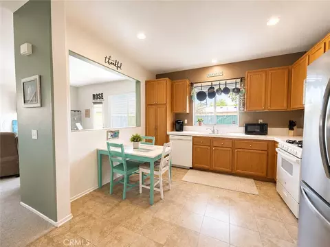 Kitchen - 292 Edgemire Ln, Simi Valley, CA 93065 photo 1 of 2
