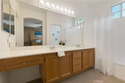Bath - 292 Edgemire Ln, Simi Valley, CA 93065 photo 1 of 3