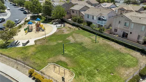 View/Area - 292 Edgemire Ln, Simi Valley, CA 93065 photo 4 of 5