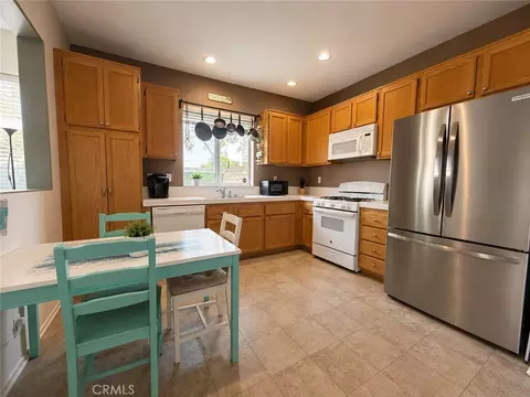 Kitchen - 292 Edgemire Ln, Simi Valley, CA 93065 photo 2 of 2