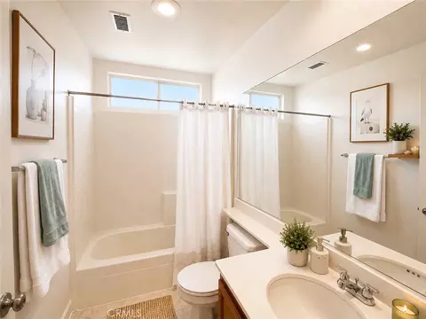 Bath - 292 Edgemire Ln, Simi Valley, CA 93065 photo 3 of 3