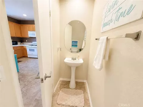 Entry Way - 292 Edgemire Ln, Simi Valley, CA 93065 photo 3 of 8