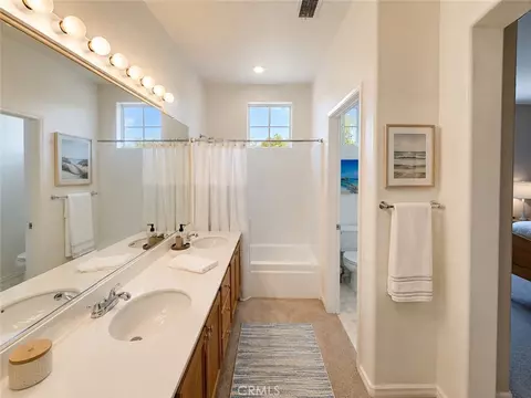 Bath - 292 Edgemire Ln, Simi Valley, CA 93065 photo 2 of 3
