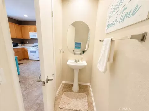 Entry Way - 292 Edgemire Ln, Simi Valley, CA 93065 photo 2 of 7