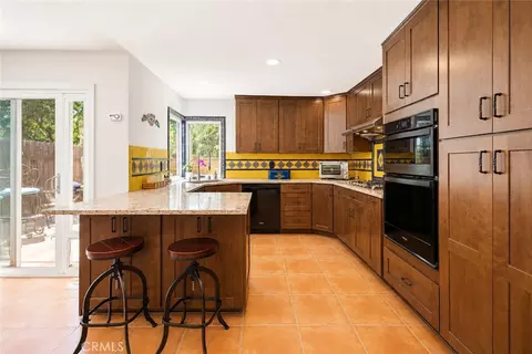 Kitchen - 15376 Bambi Ct, Moorpark, CA 93021 photo 3 of 9