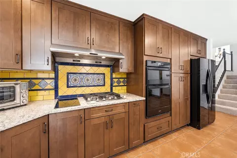 Kitchen - 15376 Bambi Ct, Moorpark, CA 93021 photo 7 of 9