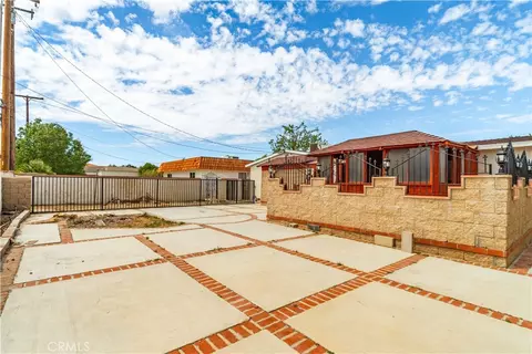 Exterior - 802 E Avenue Q4, Palmdale, CA 93550 photo 7 of 8