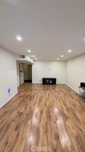 5400 Lindley Ave #105, Encino, CA 91316