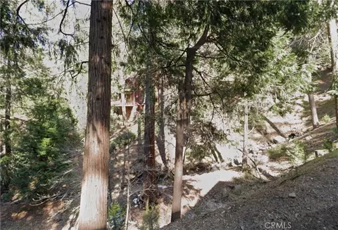 24148 Cresta, Crestline, CA 92325