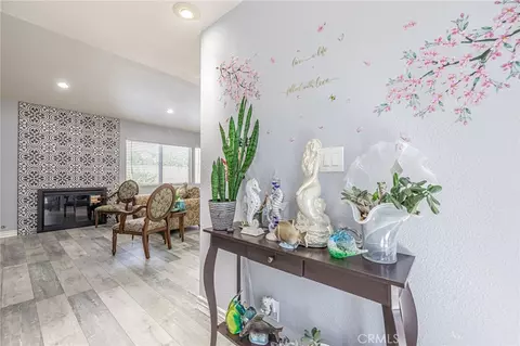 Entry Way - 2078 N Swindon, Simi Valley, CA 93063 photo 3 of 3