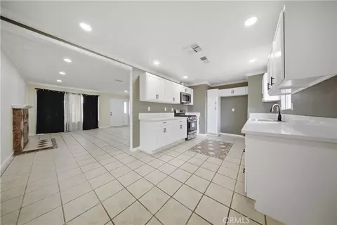 Entry Way - 41052 177th E, Lancaster, CA 93535 photo 1 of 3