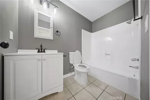 Bath - 41052 177th E, Lancaster, CA 93535 photo 1 of 2
