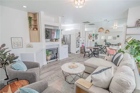 26943 Hillsborough Pkwy #25, Valencia, CA 91354