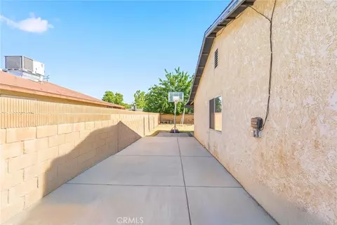 Exterior - 1123 Herzel Ave, Lancaster, CA 93535 photo 3 of 5