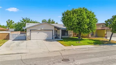 Exterior - 1123 Herzel Ave, Lancaster, CA 93535 photo 2 of 5