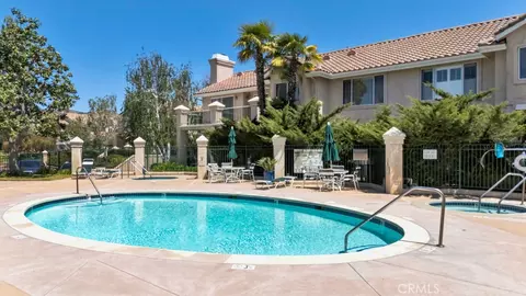 Exterior - 272 Fieldstone Way #A, Simi Valley, CA 93065 photo 3 of 4