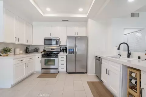 Kitchen - 272 Fieldstone Way #A, Simi Valley, CA 93065 photo 1 of 2