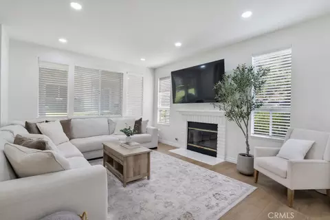 Living - 272 Fieldstone Way #A, Simi Valley, CA 93065 photo 1 of 1