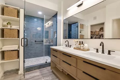 Bath - 272 Fieldstone Way #A, Simi Valley, CA 93065 photo 1 of 3